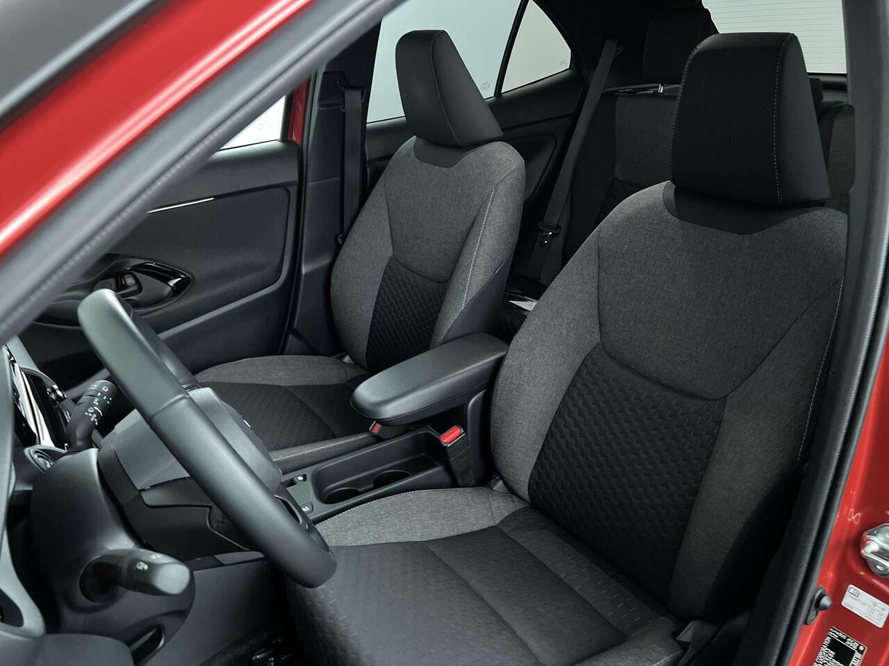 Toyota YARIS Cross 1.5 Hybrid 115 First Edition | Rijklaar | Keyless Entry