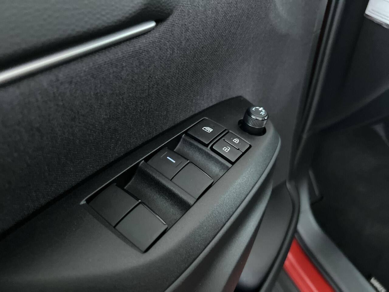 Toyota YARIS Cross 1.5 Hybrid 115 First Edition | Rijklaar | Keyless Entry