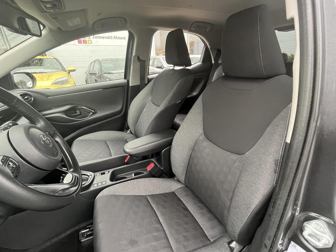 Toyota YARIS 1.5 Hybrid 115 First Edition