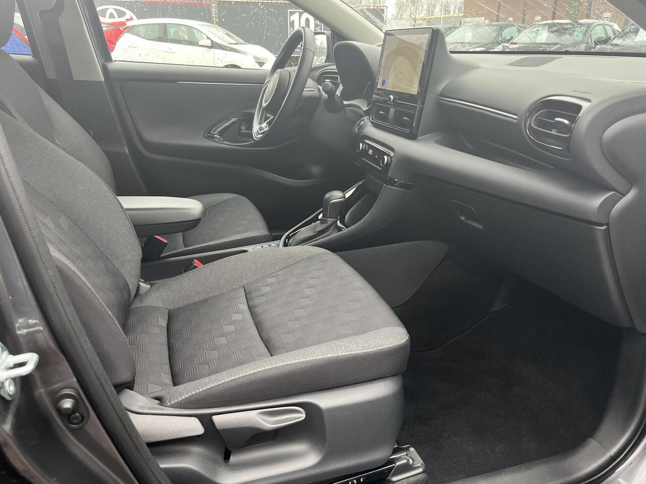 Toyota YARIS 1.5 Hybrid 115 First Edition