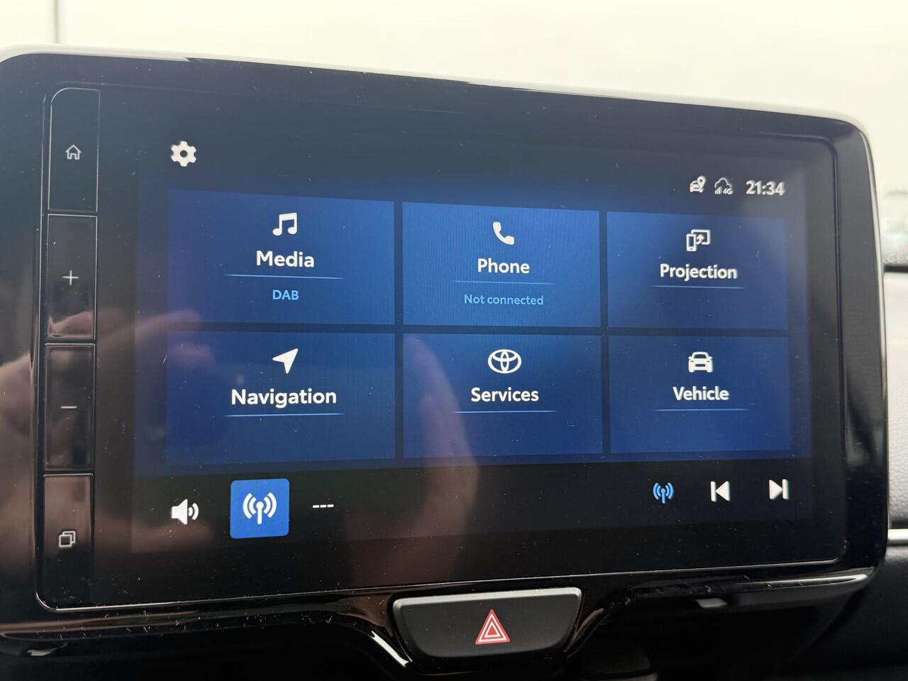 Toyota YARIS Cross 1.5 Hybrid Dynamic **ADAPTIEF CRUISECONTROL/ KEYLESS/ PARKEERCAMERA**