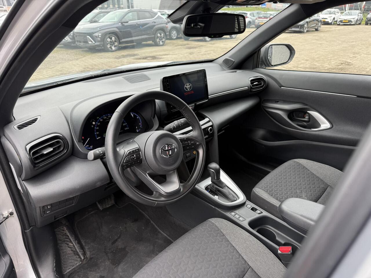 Toyota YARIS Cross 1.5 Hybrid Dynamic **ADAPTIEF CRUISECONTROL/ KEYLESS/ PARKEERCAMERA**