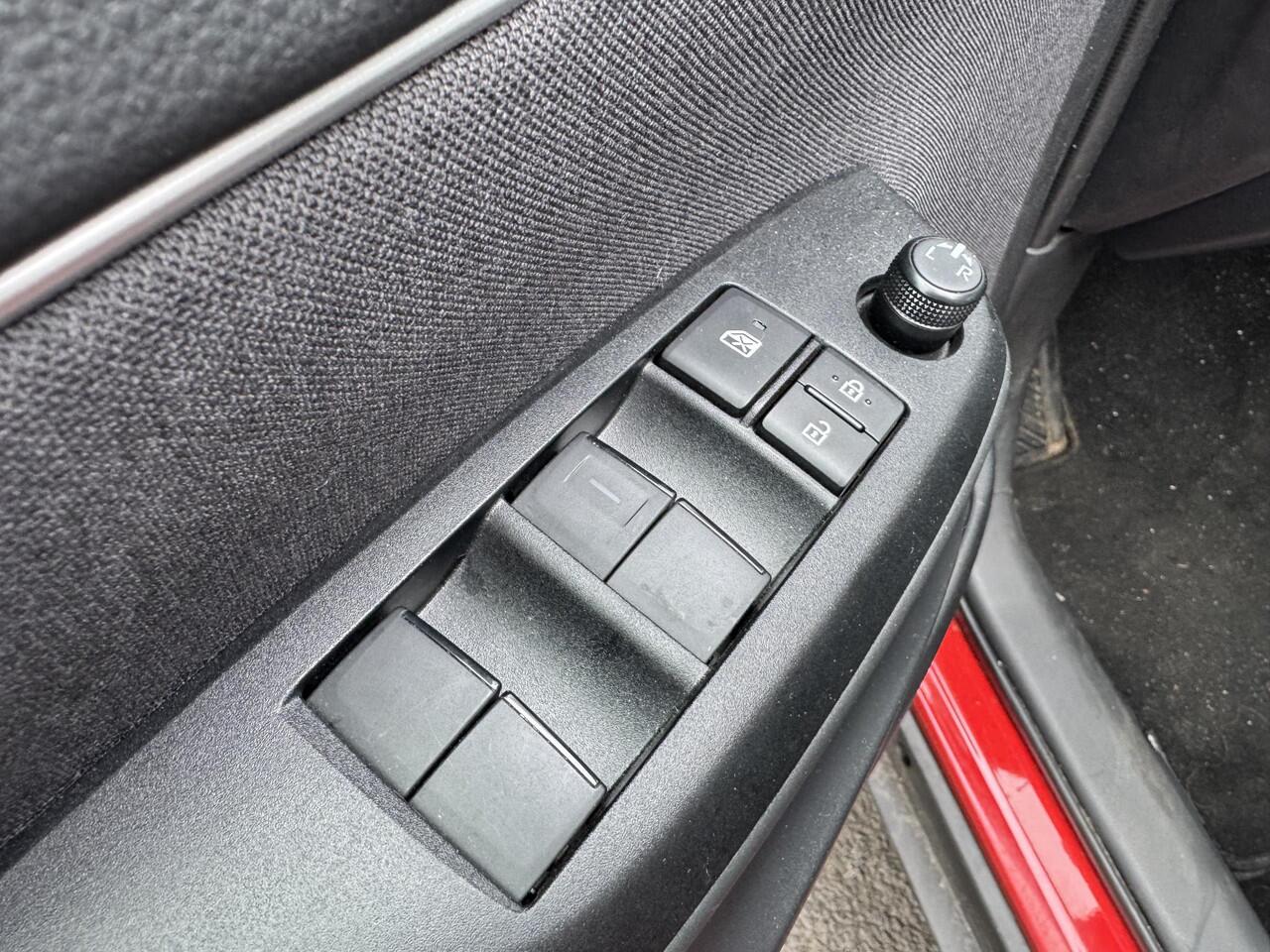 Toyota YARIS Cross 1.5 Hybrid 115 Active | Achteruitrijcamera | Climate Control