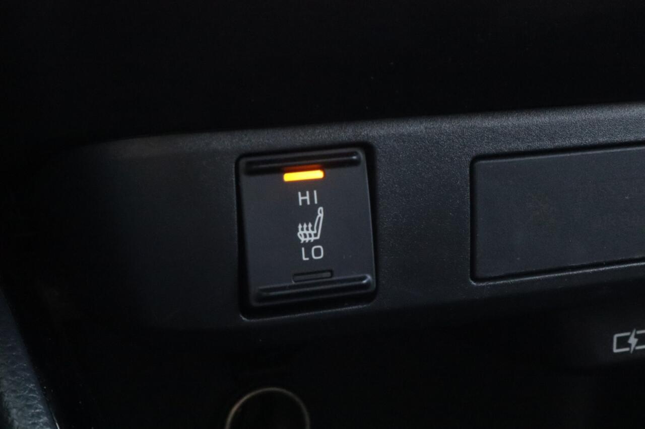 Toyota YARIS 1.5 Hybrid 115 Dynamic | Comfort Pack | Blindspot | Stuur en sto