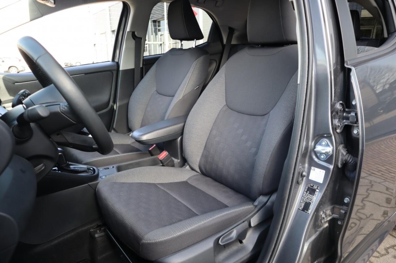Toyota YARIS 1.5 Hybrid 115 Dynamic | Comfort Pack | Blindspot | Stuur en sto