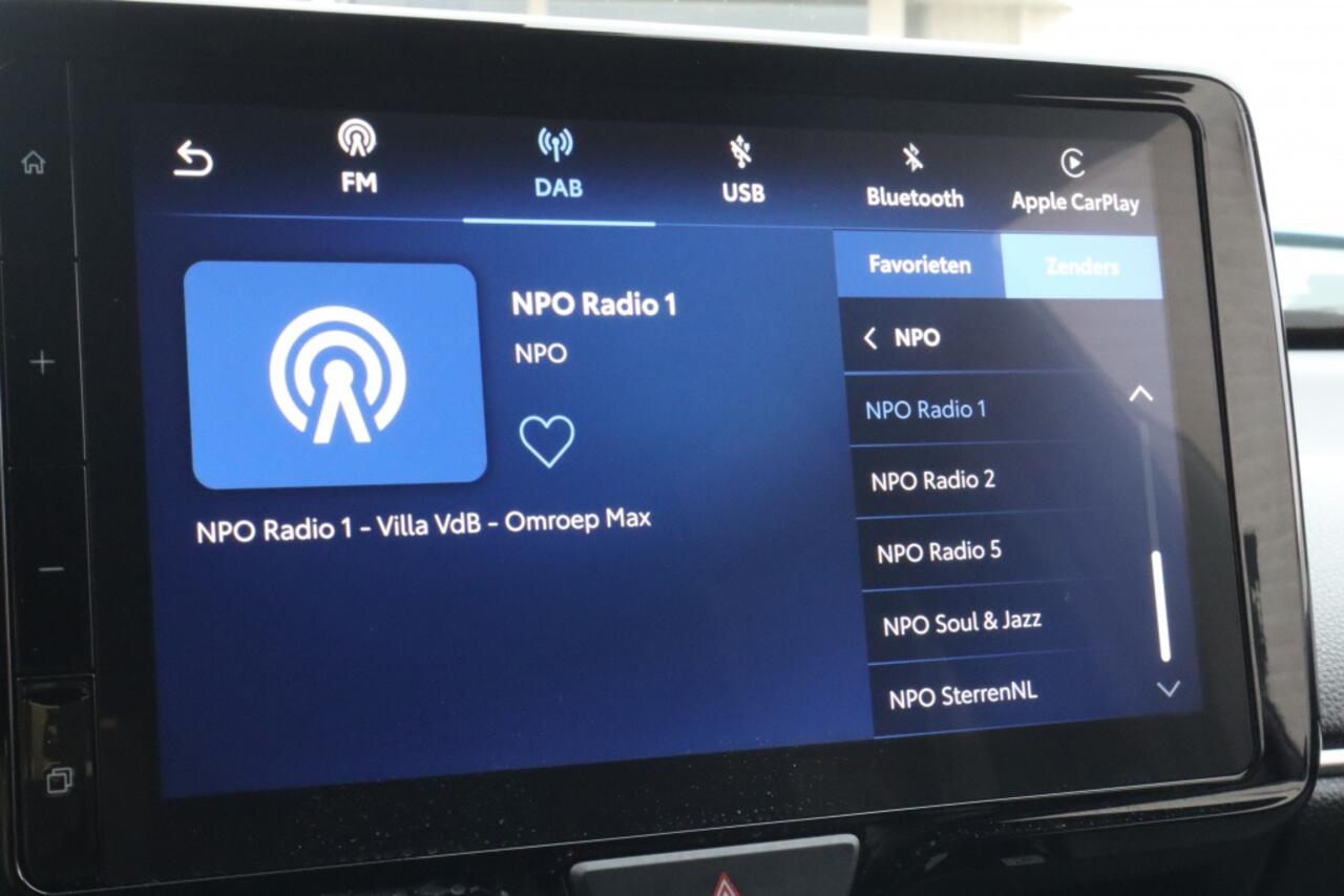 Toyota YARIS Cross 1.5 Hybrid Dynamic | All Seasons | Blindspot | Stuur en Stoelver