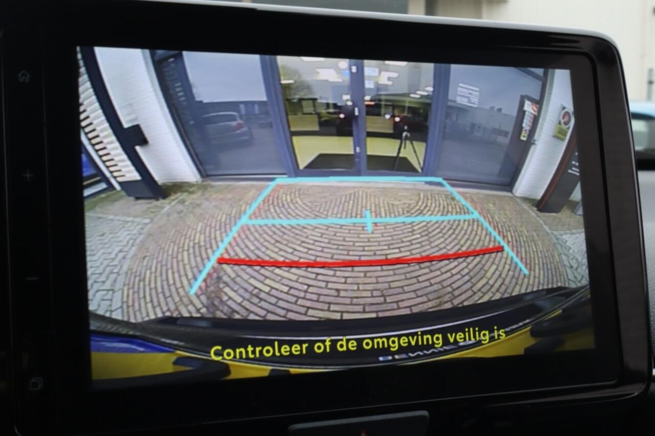 Toyota YARIS Cross 1.5 Hybrid Dynamic | All Seasons | Blindspot | Stuur en Stoelver