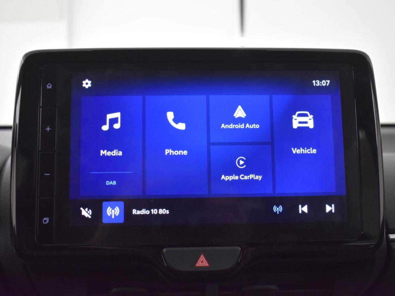 Toyota YARIS 1.5 Hybrid 115 Style | PDC V+A | BSM | Stuur en Stoelverwarming