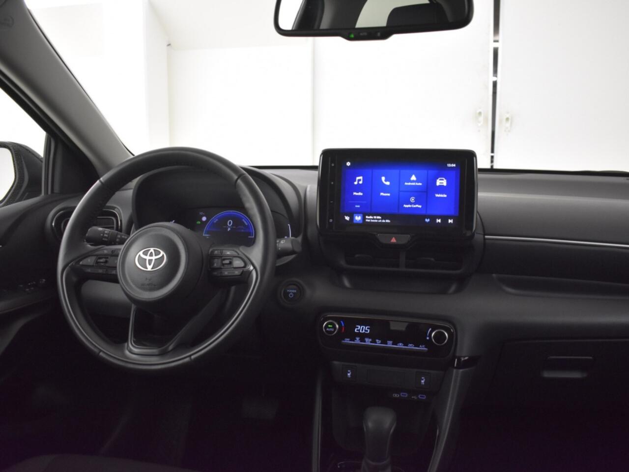 Toyota YARIS 1.5 Hybrid 115 Style | PDC V+A | BSM | Stuur en Stoelverwarming