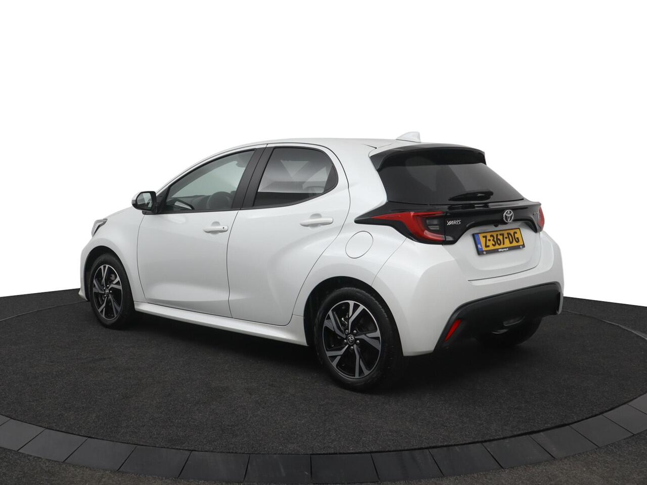 Toyota YARIS 1.5 Hybrid 115 First Edition | Climate control | Parkeercamera | Privacy glass |