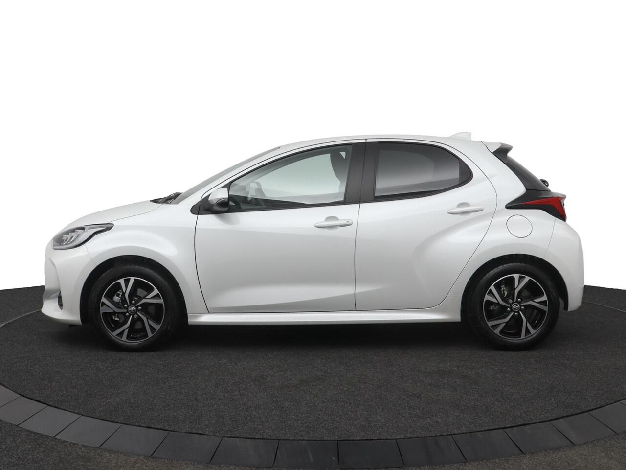 Toyota YARIS 1.5 Hybrid 115 First Edition | Climate control | Parkeercamera | Privacy glass |