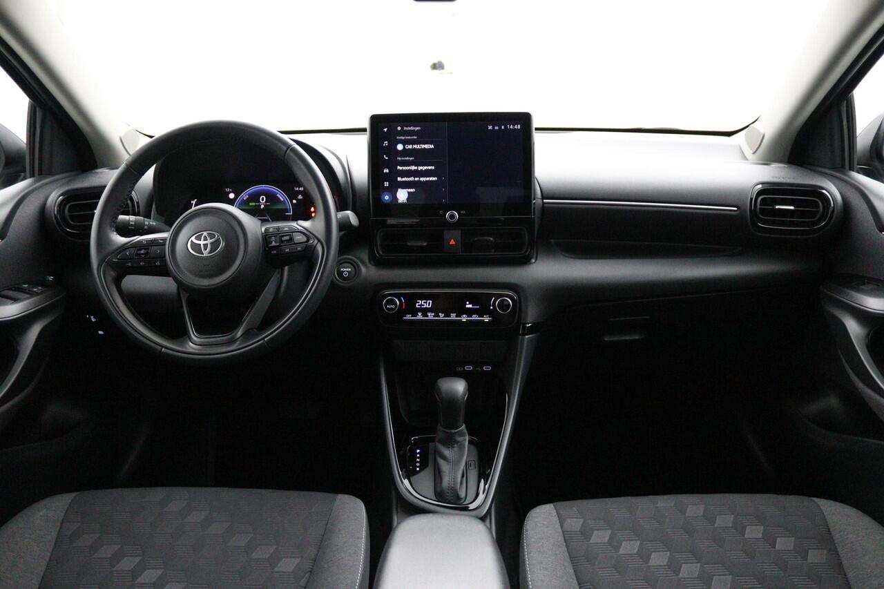 Toyota YARIS 1.5 Hybrid 115 First Edition | Climate control | Parkeercamera | Privacy glass |
