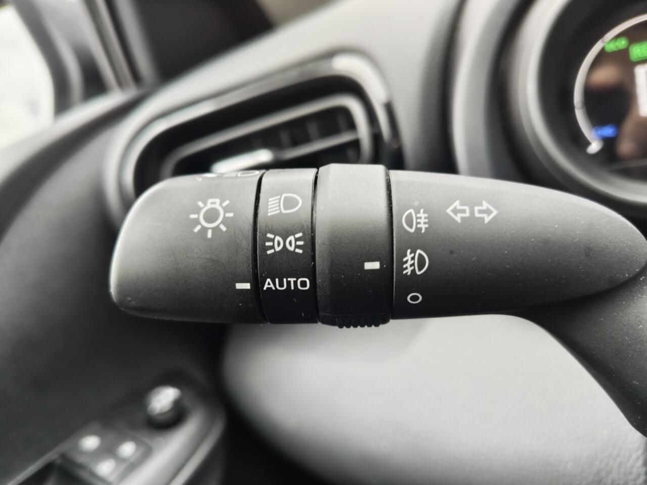 Toyota YARIS 1.5 Hybrid Dynamic | Keyless Entry | Stoelverwarming | Android A