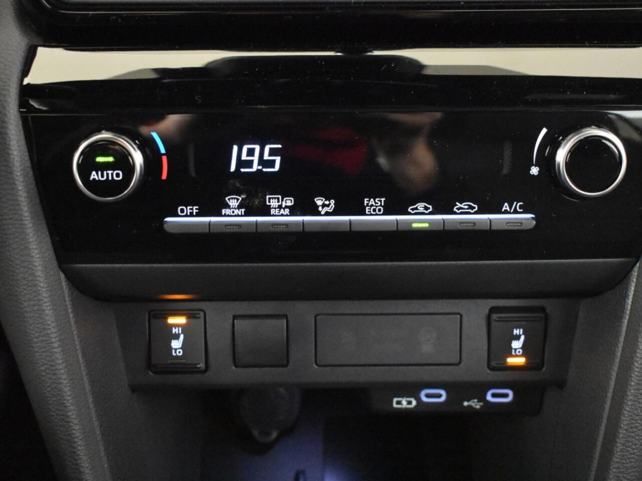 Toyota YARIS Cross 1.5 Hybrid 115 Style | Stuur en Stoelverwarming | Keyless