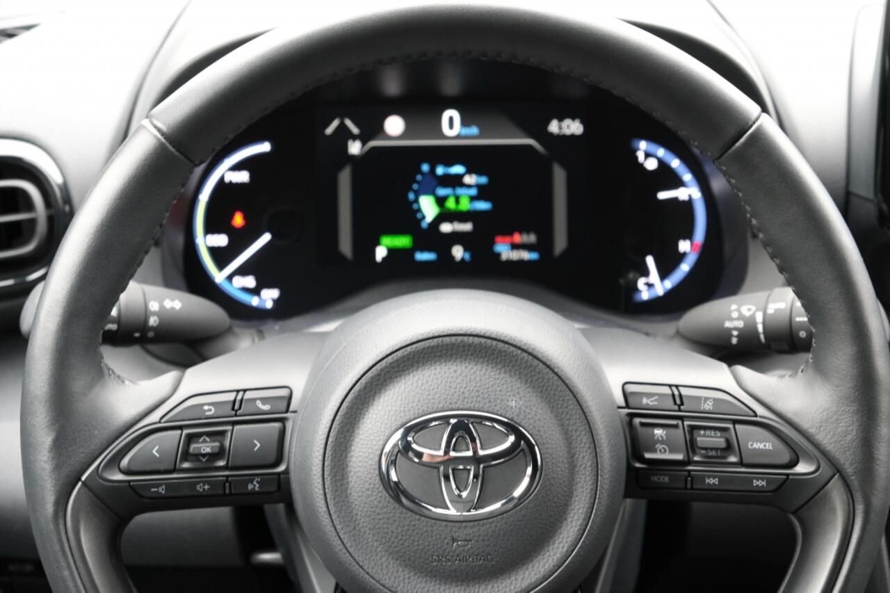 Toyota YARIS Cross 1.5 Hybrid 115 Adventure Automaat | LED Matrix koplampen | JBL