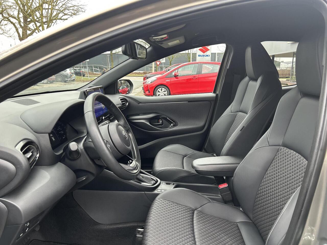 Toyota YARIS 1.5 Hybrid 130 Executive | 06-10141018 Voor meer informatie