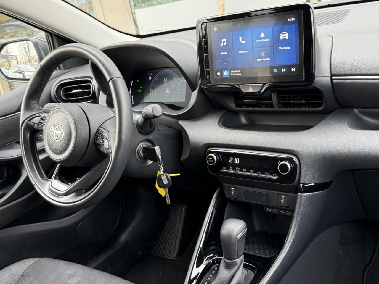 Toyota YARIS 1.5 Hybrid 115 First Edition | Stuur en Stoelverwarming