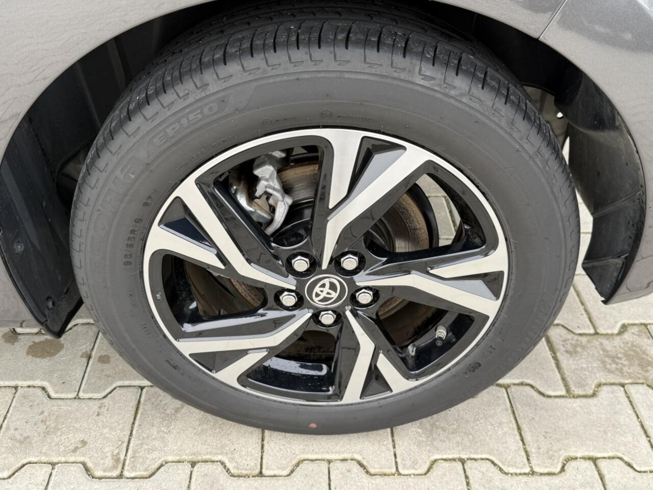 Toyota YARIS 1.5 Hybrid 115 First Edition | Stuur en Stoelverwarming