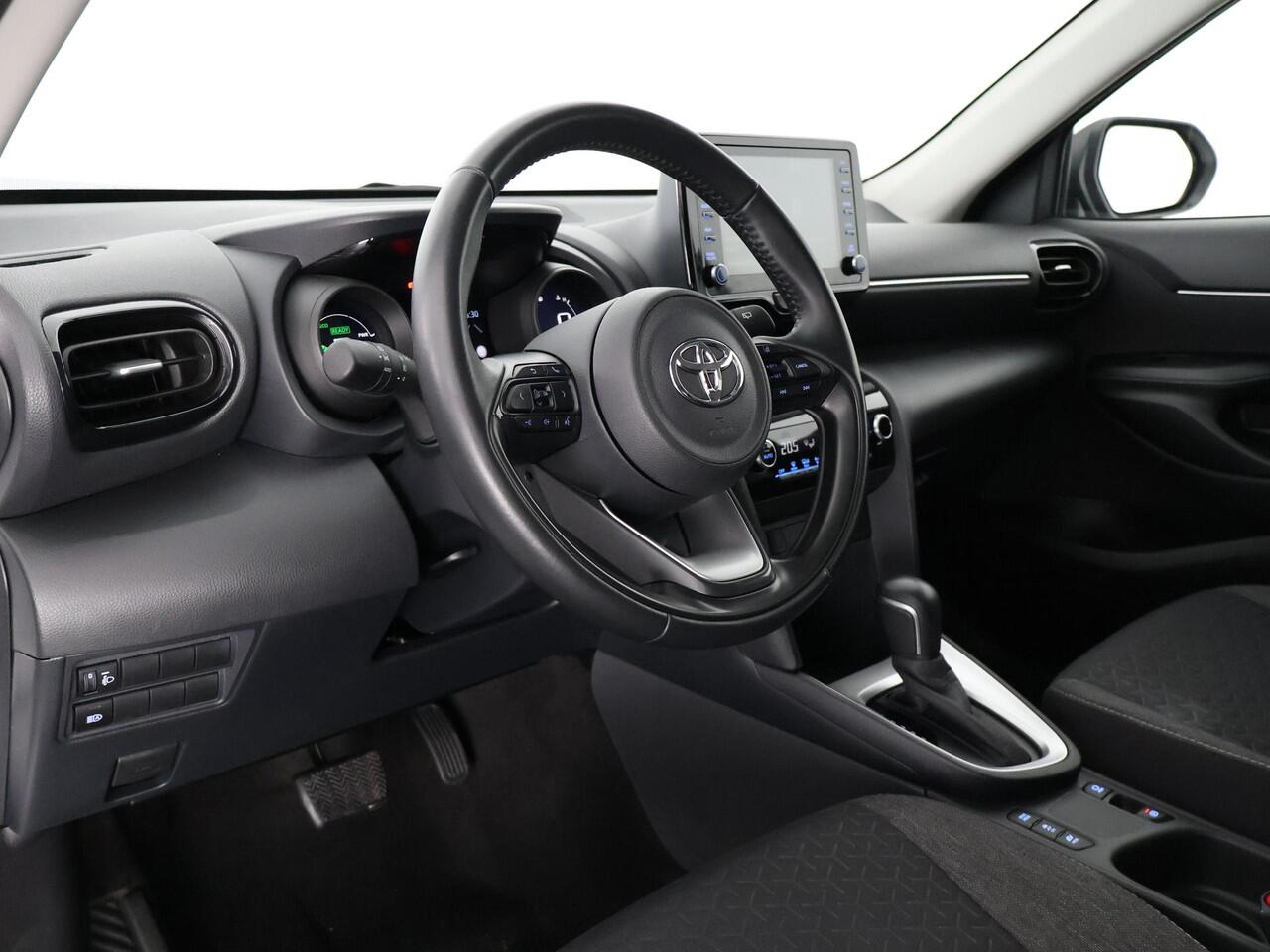 Toyota YARIS Cross 1.5 HYBRIDE BUSINESS AUTOMAAT GARANTIE 3-2034 LM VELGEN. CARPLAY NAVI.ADAPTIEVE CRUISE CONTROLL