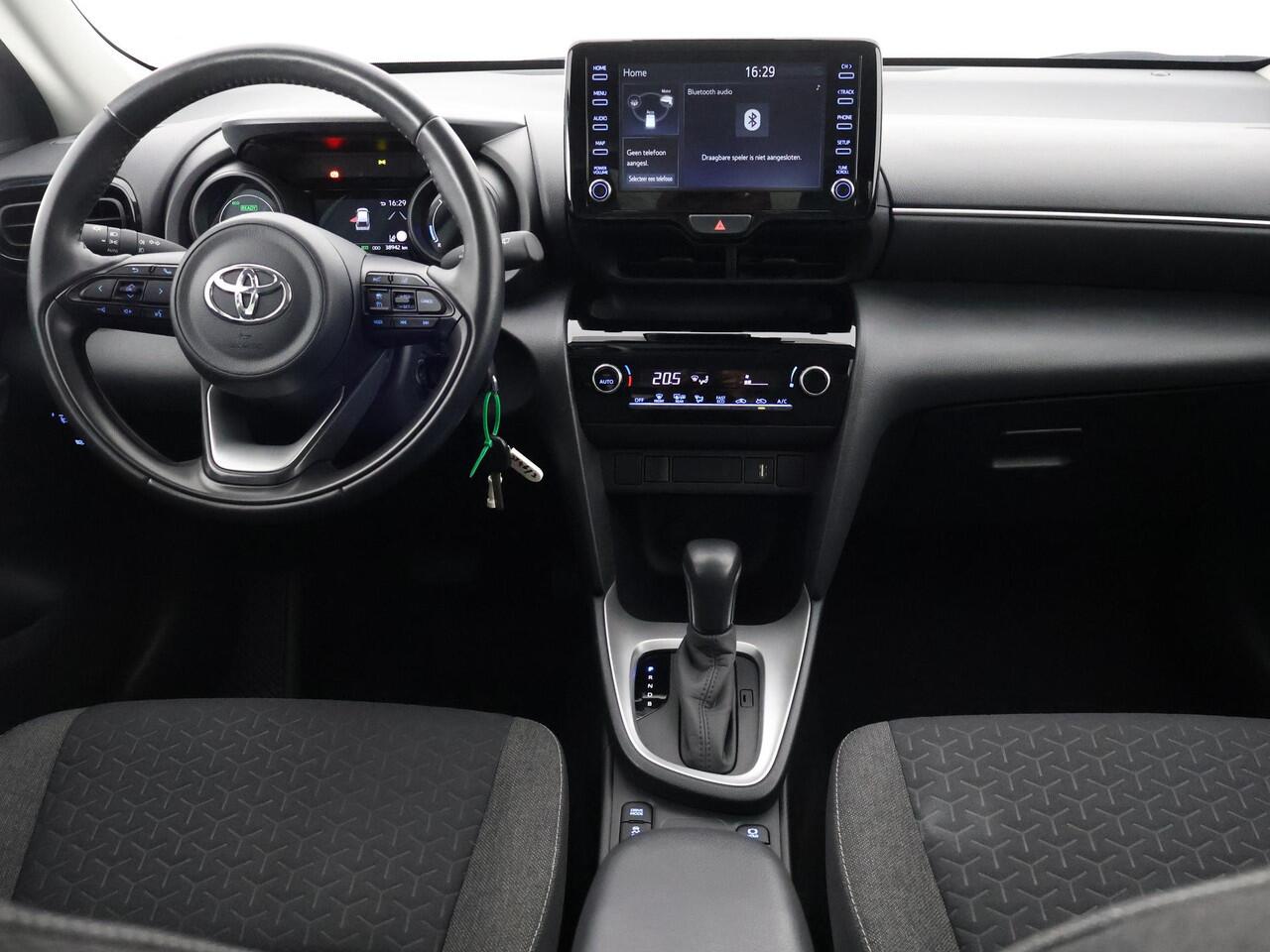 Toyota YARIS Cross 1.5 HYBRIDE BUSINESS AUTOMAAT GARANTIE 3-2034 LM VELGEN. CARPLAY NAVI.ADAPTIEVE CRUISE CONTROLL