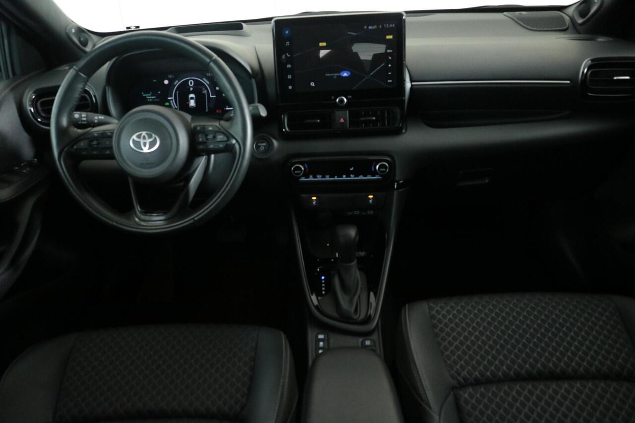 Toyota YARIS 1.5 Hybrid Executive 130 Limited, Head up Display, Panoramadak, Sensoren!
