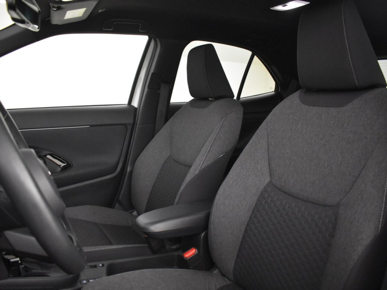 Toyota YARIS Cross 1.5 Hybrid 115 Style | stoel + stuurverwarmd |
