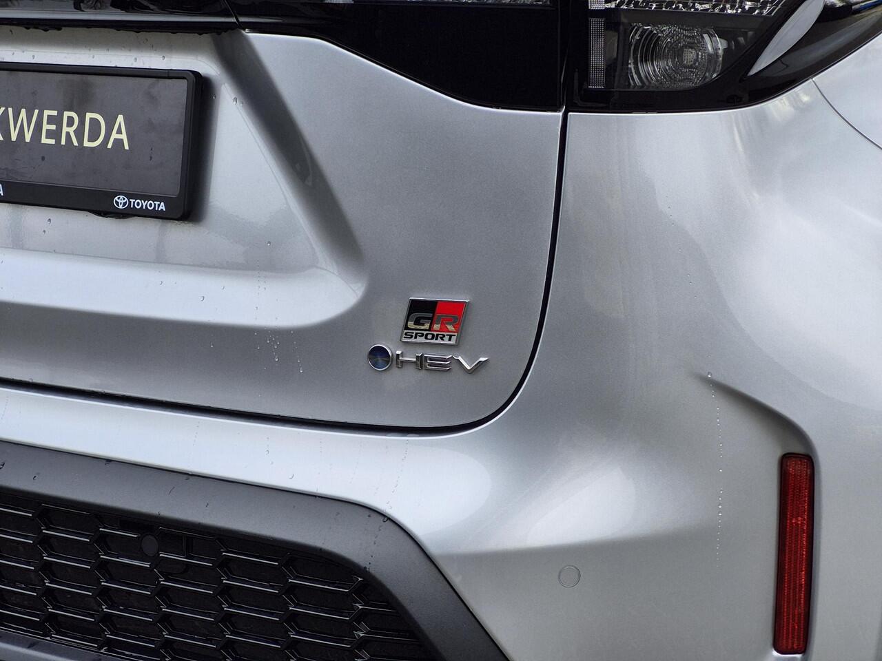 Toyota YARIS Cross 1.5 Hybrid 130 GR SPORT | Facelift | Elek. Kofferklep | Stoel- stuurverwarming | PDC V+A | BSM | Camera