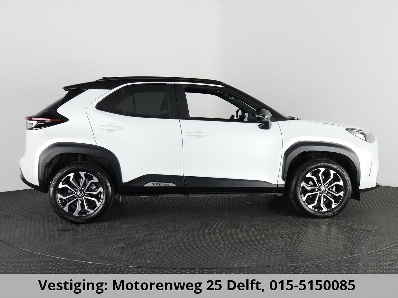 Toyota YARIS Cross 1.5 HYBRIDE DYNAMIC LUXERY BITONE GARANTIE 4-2034 * BLIND SPOT . NAVI.CAMERA. PDC V+A.