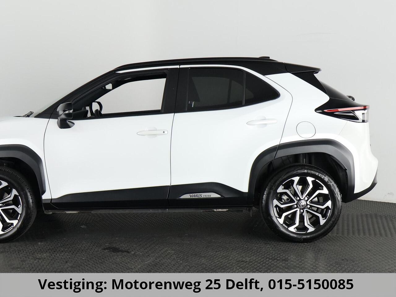 Toyota YARIS Cross 1.5 HYBRIDE DYNAMIC LUXERY BITONE GARANTIE 4-2034 * BLIND SPOT . NAVI.CAMERA. PDC V+A.