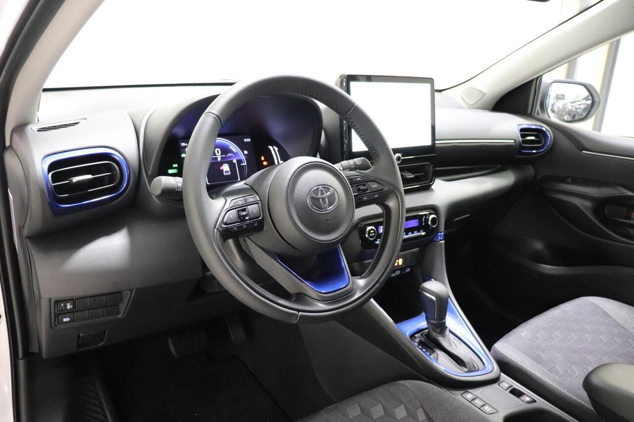 Toyota YARIS 1.5 Hybrid van Ekris Blue Line Edition, Stoelverwarming voorstoelen, Apple Carplay/Android Auto, Cruise & Climate control, Parkeercamera!