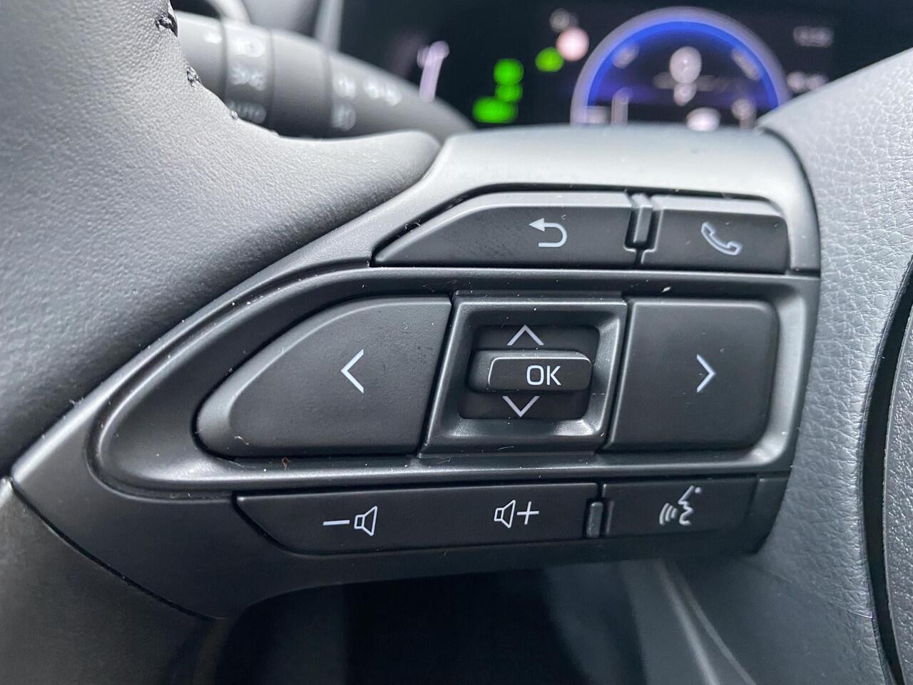 Toyota YARIS Cross 1.5 Hybrid 115 First Edition Comfort Pack Comfort Pack & parelmoer lak