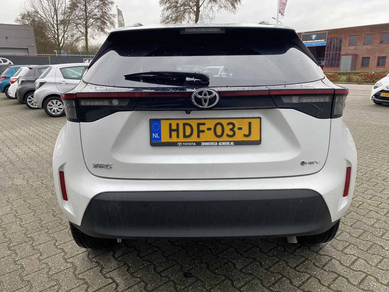 Toyota YARIS Cross 1.5 Hybrid 115 First Edition Comfort Pack Comfort Pack & parelmoer lak