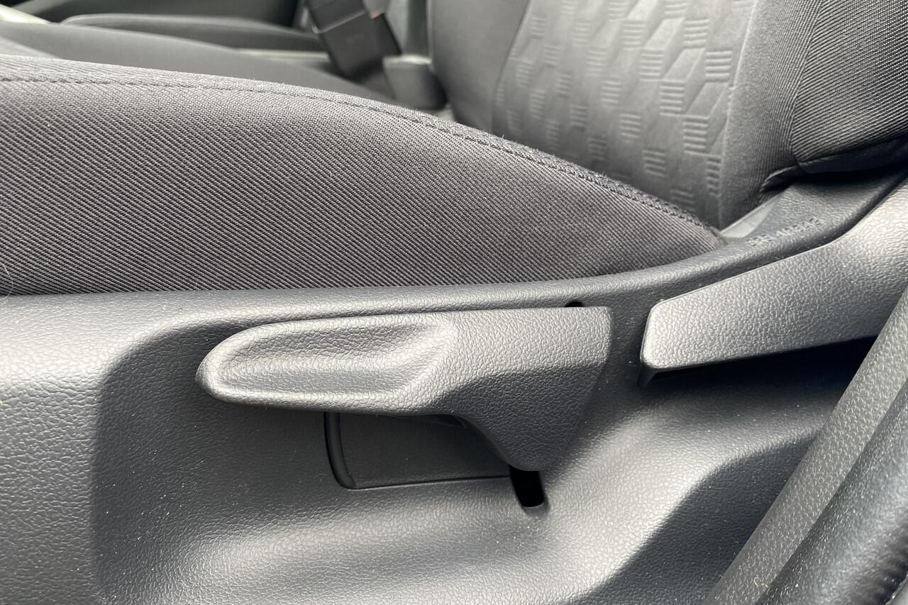 Toyota YARIS 1.5 Hybrid 115 Comfort , Lichtmetalen velgen, Demovoordeel