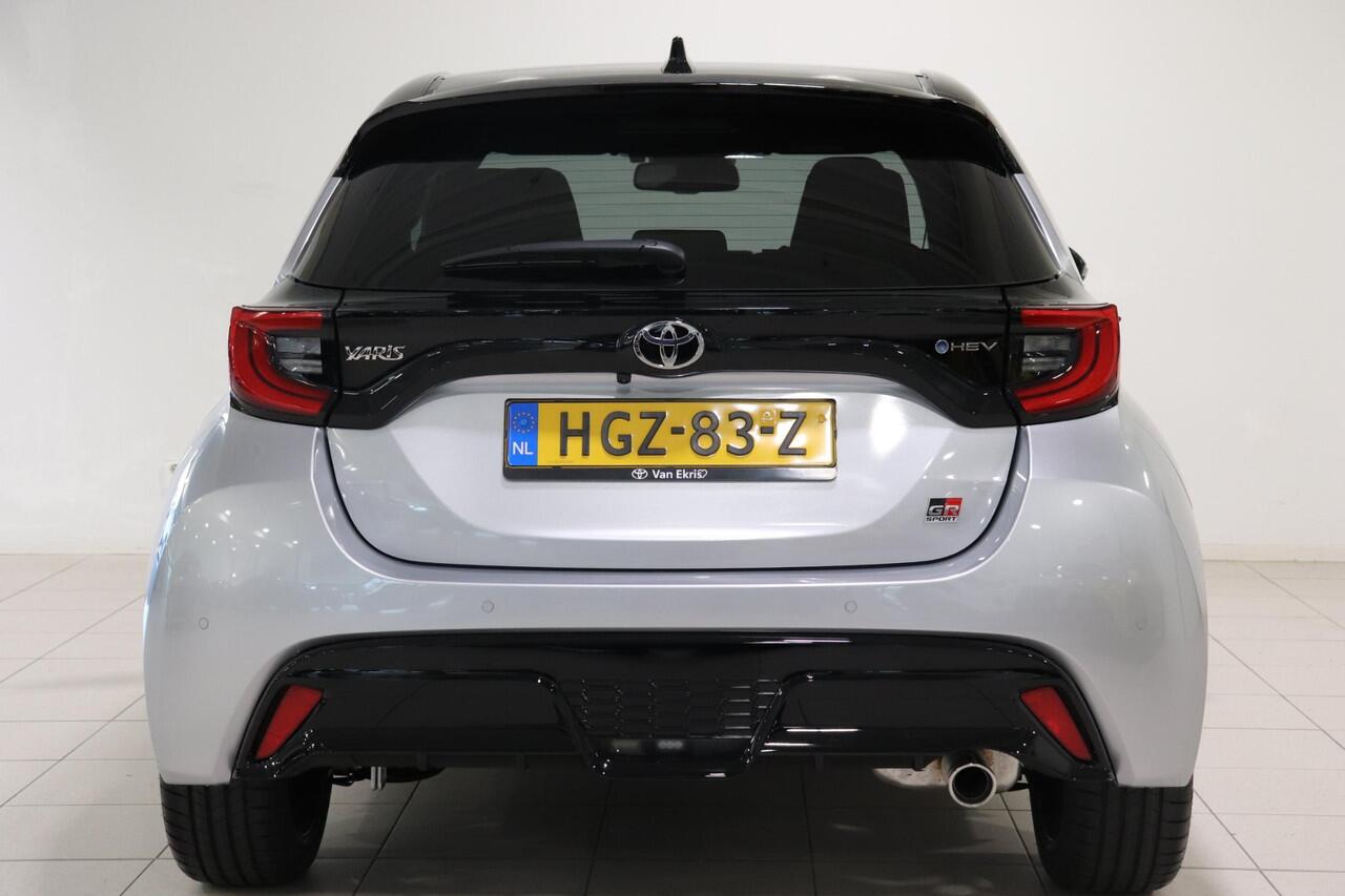 Toyota YARIS 1.5 Hybrid 130 GR Sport, BSM, Draadloos Apple Carplay & Android Auto, Pano dak, Stoel & Stuurverwarming, Parkeersensoren!
