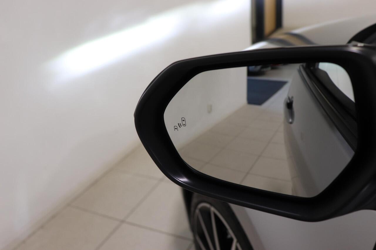 Toyota YARIS 1.5 Hybrid 130 GR Sport, BSM, Draadloos Apple Carplay & Android Auto, Pano dak, Stoel & Stuurverwarming, Parkeersensoren!