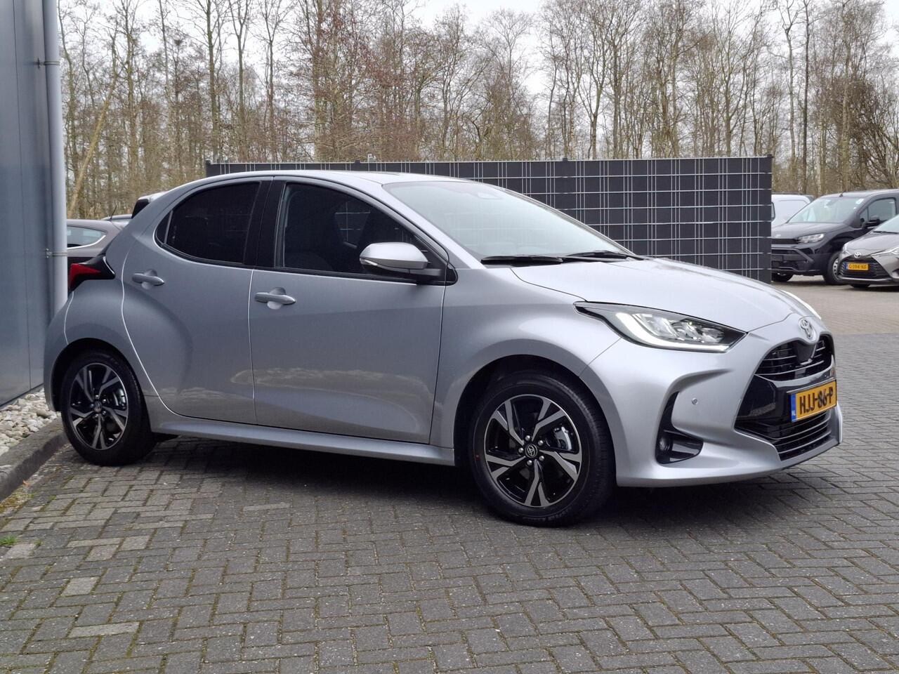 Toyota YARIS 1.5 Hybrid 115 First Edition + comfort pack