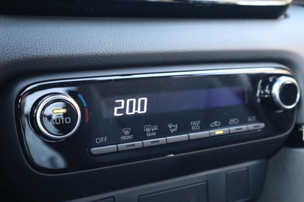 Toyota YARIS 1.5 Hybrid 115 First Edition