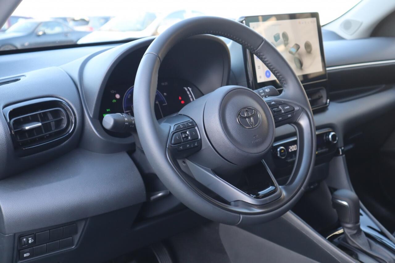 Toyota YARIS 1.5 Hybrid 115 First Edition