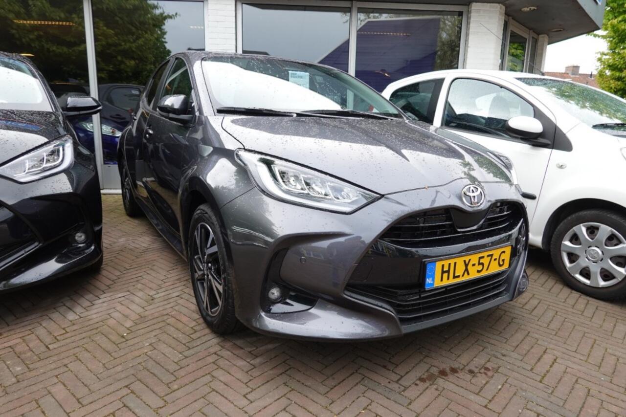 Toyota YARIS HYBRID Dynamic + ( NL NW Prijs 32500,- euro)