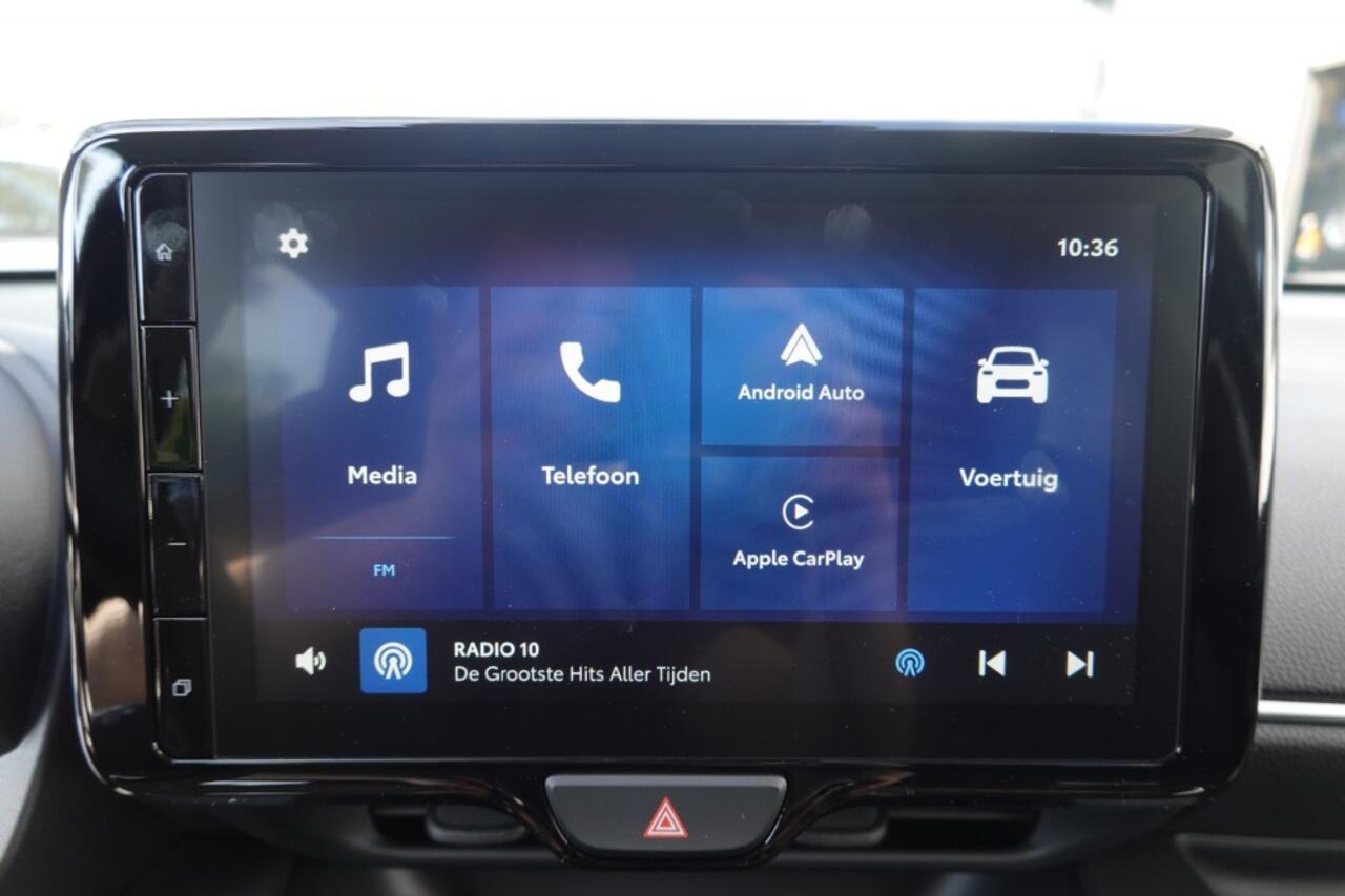 Toyota YARIS HYBRID Dynamic + ( NL NW Prijs 32500,- euro)