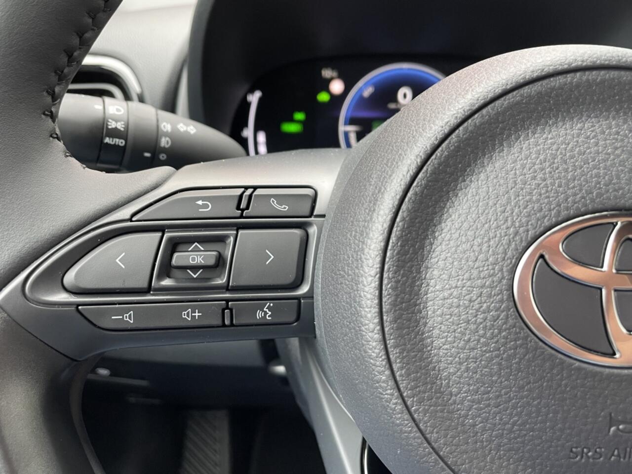 Toyota YARIS 1.5 Hybrid 115 First Edition | Comfort Pack | Sensoren v/a |