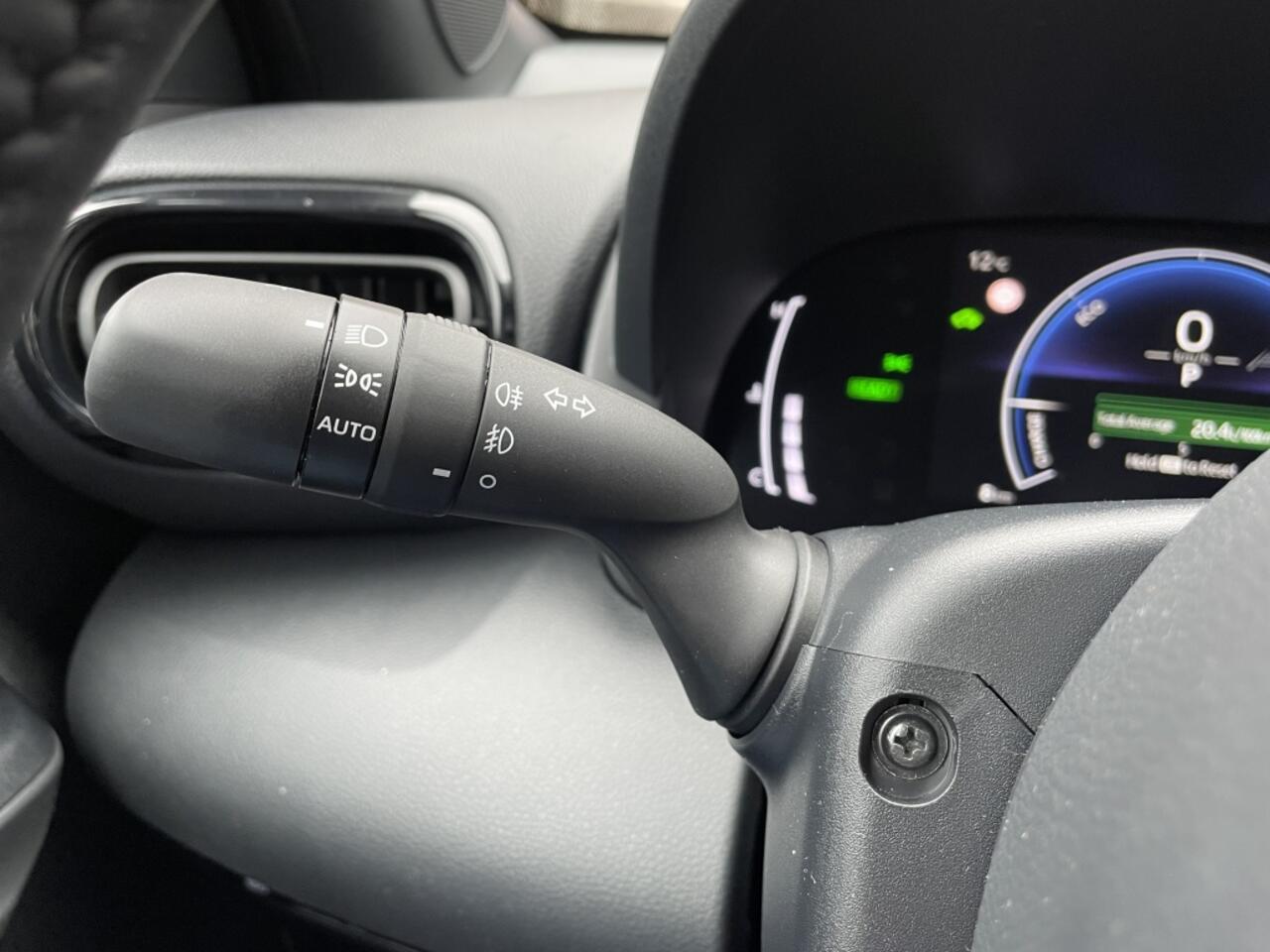 Toyota YARIS 1.5 Hybrid 115 First Edition | Comfort Pack | Sensoren v/a |