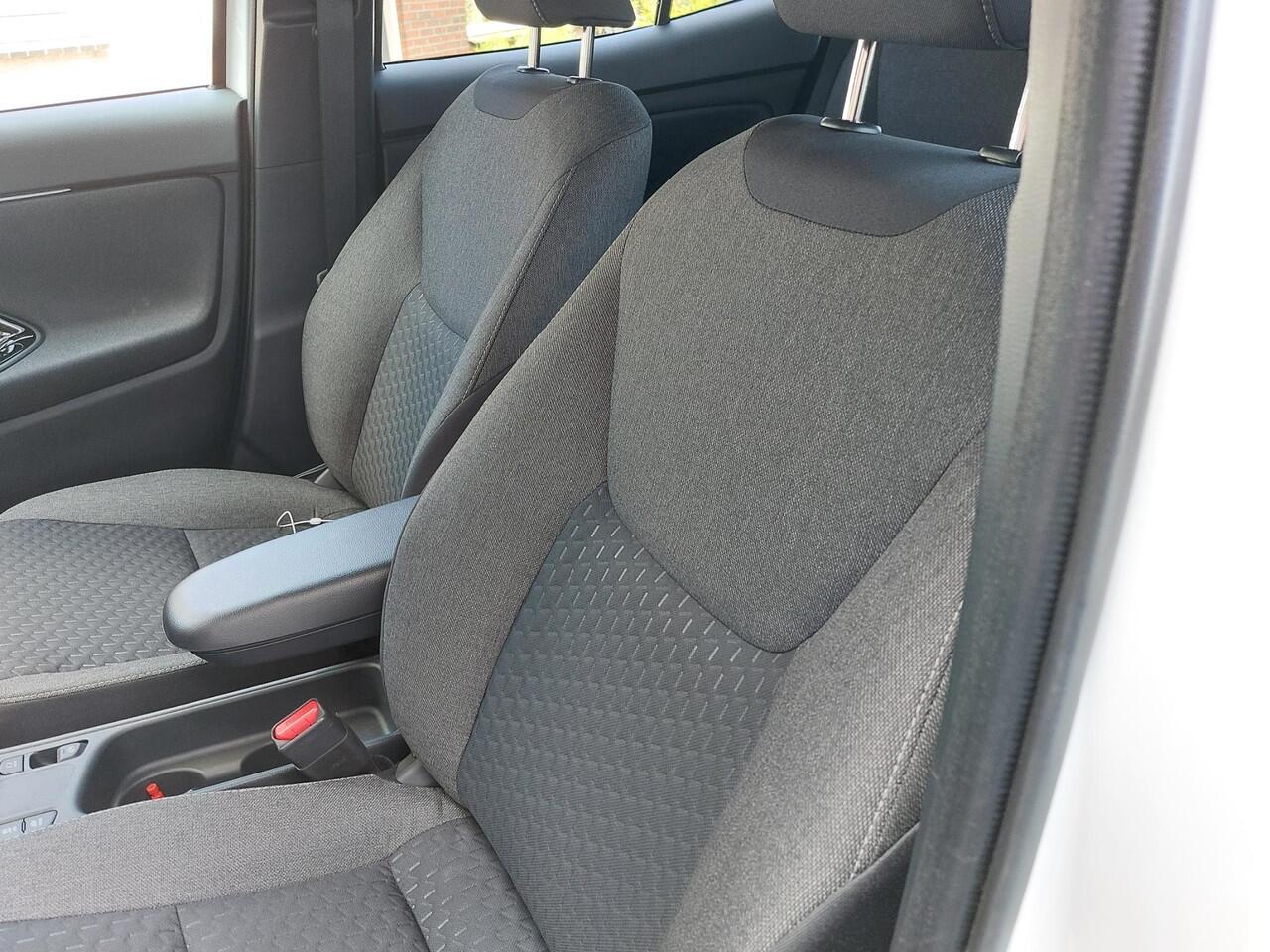 Toyota YARIS Cross 1.5 Hybrid 130 Team D APP NAVI | NIEUWE AUTO !!