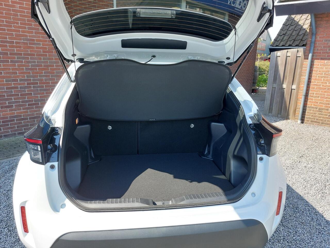 Toyota YARIS Cross 1.5 Hybrid 130 Team D APP NAVI | NIEUWE AUTO !!