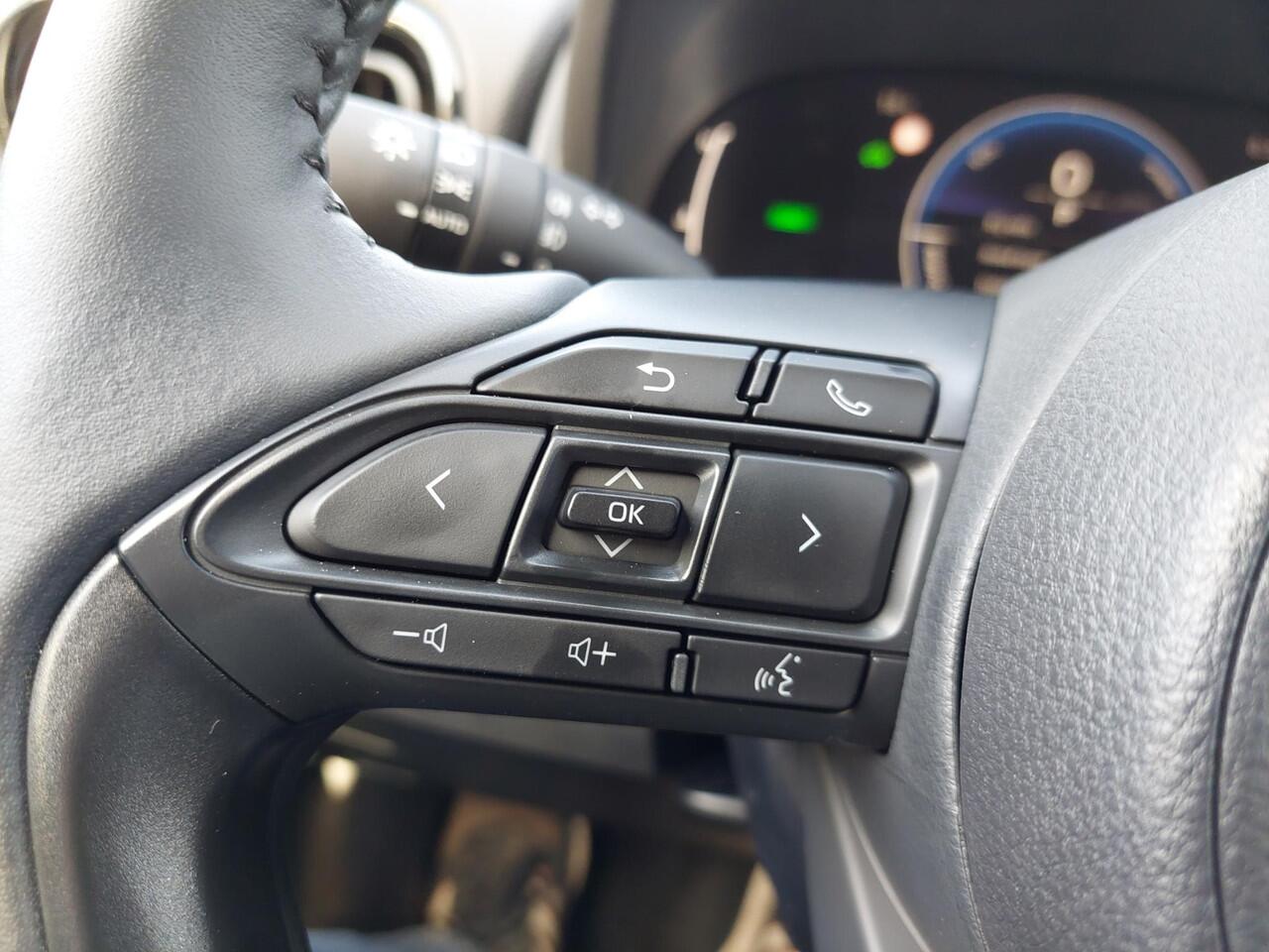 Toyota YARIS Cross 1.5 Hybrid 130 Team D APP NAVI | NIEUWE AUTO !!