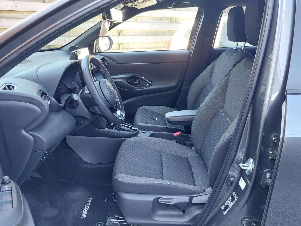 Toyota YARIS Cross 1.5 Hybrid 130 Team D APP NAVI | NIEUWE AUTO !!