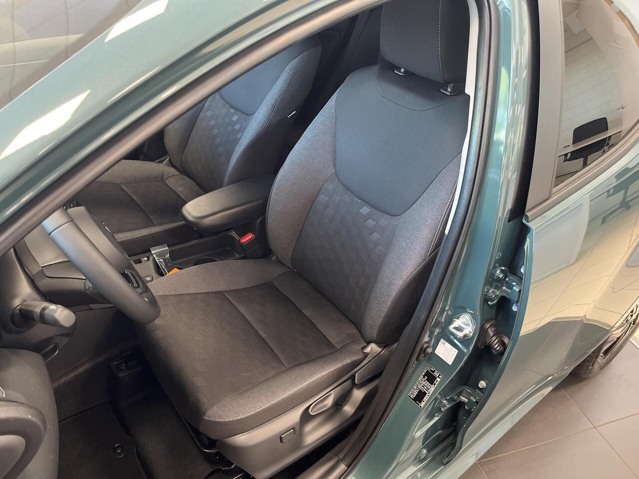 Toyota YARIS 115 Dynamic | Comfort Pack | Nieuw en direct leverbaar