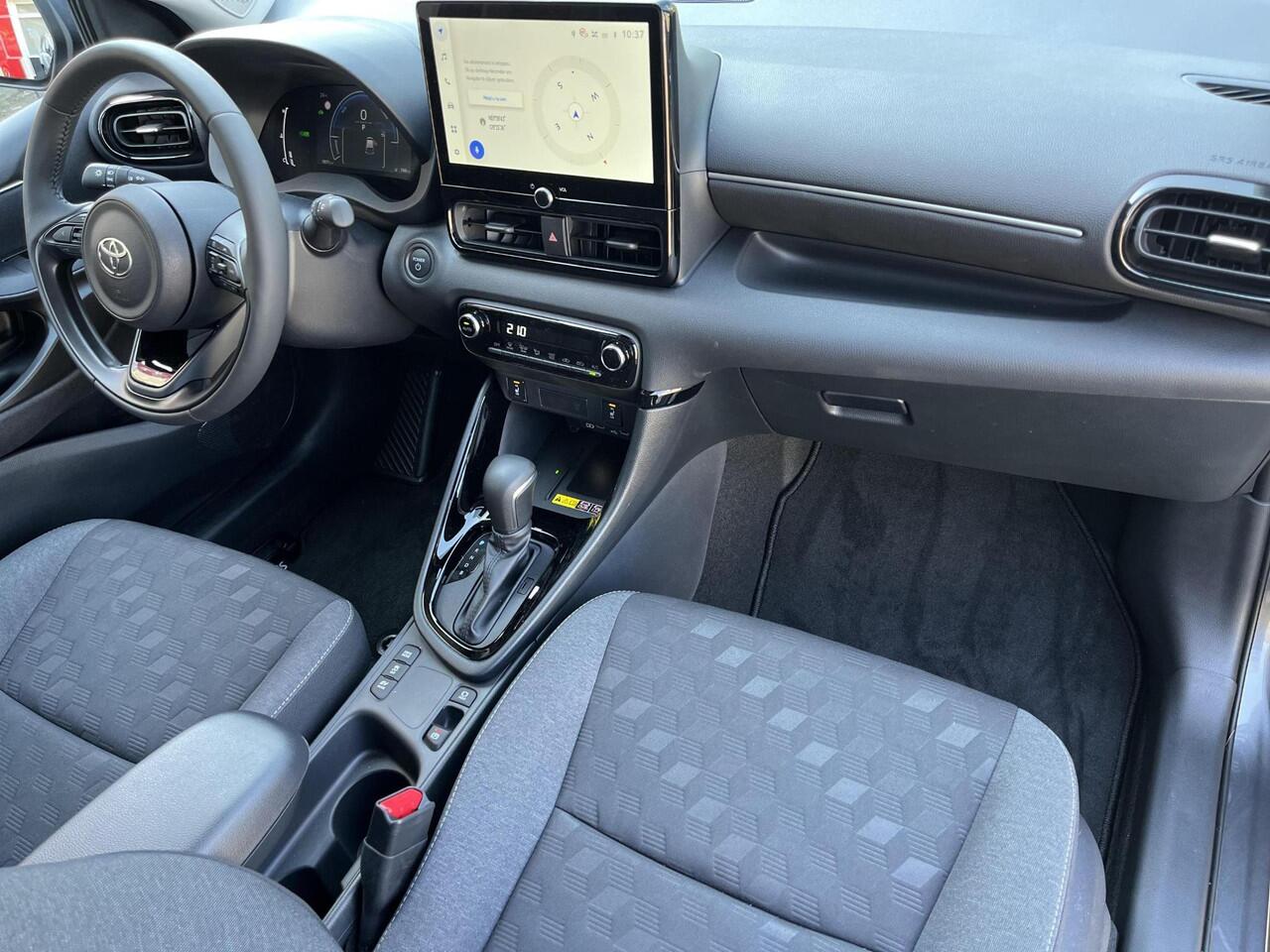 Toyota YARIS 1.5 Hybrid 115 Dynamic | Demonstratie auto | Comfort Pack | Ash grey metallic |