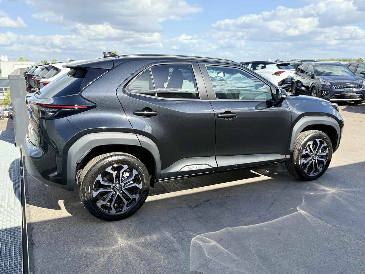 Toyota YARIS Cross 1.5 Hybrid 115 Dynamic + Comfort Pack Nieuw Model 2025 uit voorraad leverbaar