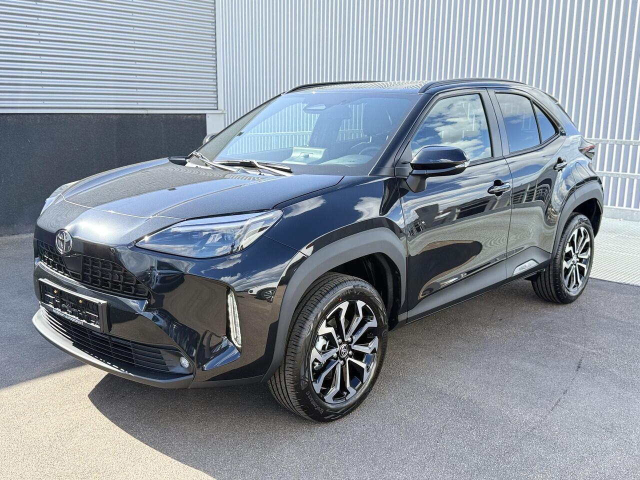 Toyota YARIS Cross 1.5 Hybrid 115 Dynamic + Comfort Pack Nieuw Model 2025 uit voorraad leverbaar